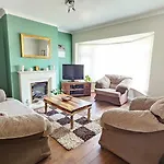 Holiday home Beckside - Peaceful Garden House, Dog Friendly *