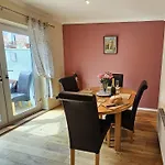 Holiday home Beckside - Peaceful Garden House, Dog Friendly