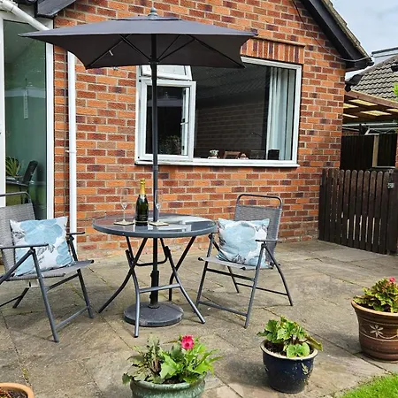 Beckside - Dog friendly one bed home Feriehus York
