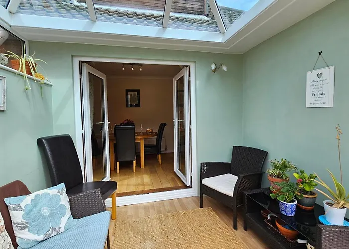 Beckside - Peaceful Garden House, Dog Friendly *